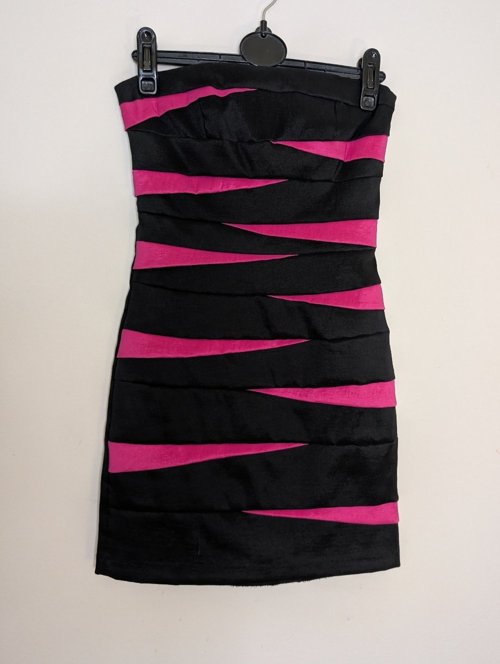 Fiesta Strapless Black & Hot Pink Colorblock Bandage Dress